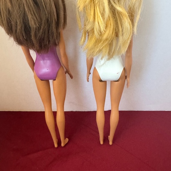 Lot of 2 Barbie dolls w Painted On Swimsuits  - Swimming Pool, Beach, Bath Toys - Picture 8 of 10